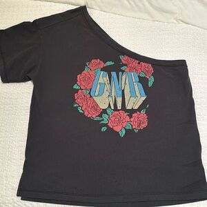 Off the shoulder super cool Gun N Roses top